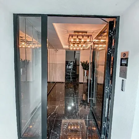 Nadjeziorna Lux 3 *